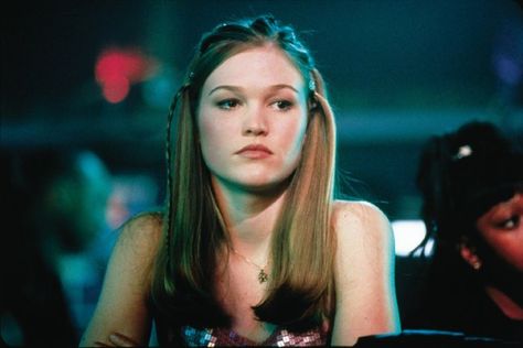 Julia Stiles as Sarah in the movie Save the last dance. Hair Clips 90s, 12 Minute Workout, Save The Last Dance, Julia Stiles, Tone Thighs, The Last Dance, Toning Workouts, Last Dance, Dance Teams