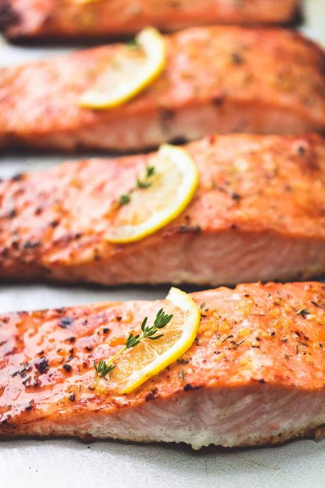 Best Easy Healthy Baked Salmon | Creme De La Crumb Salmon Recipes Baked, Salmon With Lemon, Salmon Recipes Baked Healthy, Balsamic Pork, Oven Baked Salmon, Healthy Salmon, Baked Garlic, Frosé, Baked Salmon Recipes