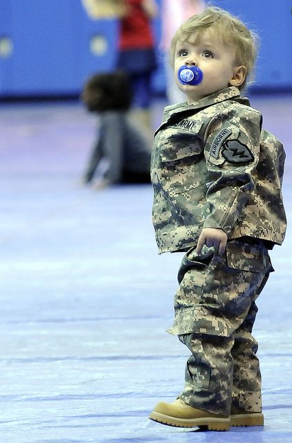 Four hundred Soldiers from the 4th Brigade Combat Team (Airborne), 25th Infantry Division, return to JBER-Richardson, October 4, 2012, after a 10-month deployment to Afghanistan. The Soldiers were honored in a homecoming ceremony held at Buckner Physical Fitness Center, where they were reunited with their families. Nearly 1,800 Soldiers have returned home so far, with approximately 1,700 scheduled to arrive within the next few weeks. (U.S. Air Force Photo/Percy G. Jones) Soldier Man, 25th Infantry Division, Army Baby, Cutest Picture Ever, Exhausted Mom, Military Man, Army Usa, Military Homecoming, The Salvation Army