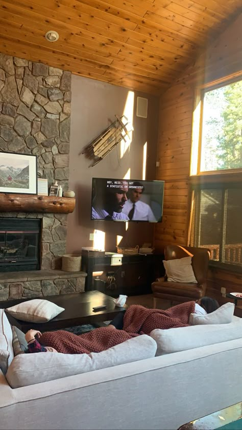 #bigbear #cabin #weekend #weekendvibes Cabin Apartment Aesthetic, Big Bear Cabin Aesthetic, Cabin Birthday Aesthetic, Cabin Getaway Aesthetic, Cabin Weekend Ideas, Cabin Trip With Friends, Cabin House Aesthetic, Cabin Trip Aesthetic, Winter Cabin Aesthetic