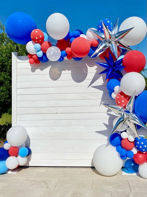 Outdoor Party Ideas, Blue Graduation Party, 4th Of July Photos, Blue Birthday Parties, Usa Party, Blue Graduation, Monster Inc, Events Ideas, Fourth Of July Decor