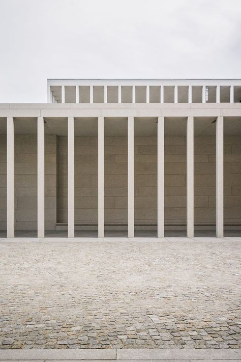 David Chipperfield Architects, Célia Uhalde · James Simon Galerie · Divisare David Chipperfield Architecture, Chipperfield Architecture, David Chipperfield Architects, David Chipperfield, Architecture Magazines, Architectural Projects, Famous Architects, Building Facade, Traditional Architecture