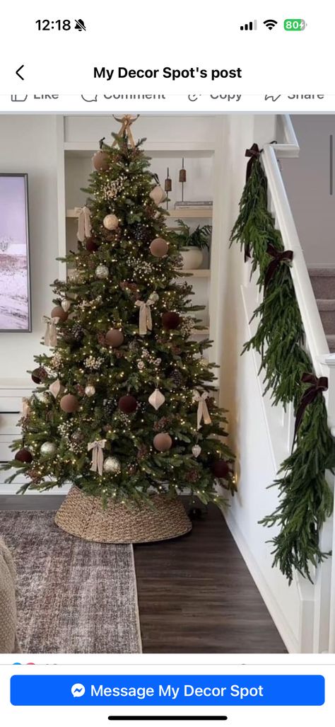 Earthy Christmas Decor, Earthy Christmas, Navidad Natural, Christmas Tree Inspo, Lights For Christmas, Christmas Decs, Copper Christmas, Apartment Vibes, Christmas Apartment