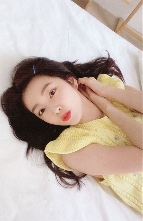 ʕ •́؈•̀ ₎𝚙𝚑𝚘𝚝𝚘𝚌𝚊𝚛𝚍𝚜 𝚜𝚌𝚊𝚗ꨄ︎ on Twitter: "Photocard scan red velvet -monster #RedVelvet #IRENE #SEULGI #JOY #YERI #WENDY #reveluv #photocardscan #photocard #wttredvelvet #wtsredvelvet… https://t.co/cF1z5nfpKo" Irene Photocard, Irene Monster, Irene Red Velvet, Photocard Scan, Velvet Clothes, Red Velvet Irene, Velvet Fashion, Girl Cakes, Kpop Fashion