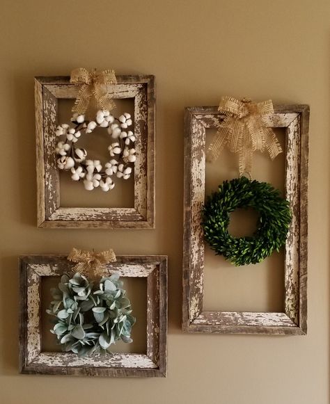 Framed Wreath Wall Decor, Living Picture Frame, Rustic Picture Frames On The Wall, Diy Picture Frames Ideas, Door Frame Decor, Picture Frame Ideas, Pottery Barn Look, Amazing Craft Ideas, Picture Frame Crafts