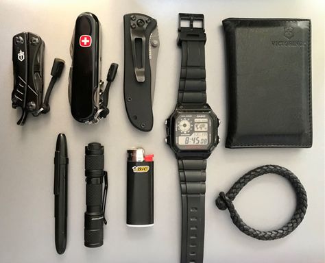 Black Functional Tech Accessories For Everyday Use, Multifunctional Black Tech Accessories For Everyday Use, Mens Essentials Accessories, Functional Black Watches For Streetwear, Photographer Gear, Multifunctional Black Travel Accessories With Anti-theft Pocket, Urban Survival Kit, Functional Aesthetic, Tactical Pen Everyday Carry