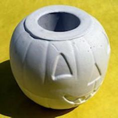 40 Plaster of Paris Craft Ideas and Projects for 2018 - Bored Art Plaster Of Paris Crafts Ideas, Plaster Of Paris Projects, Diy Plaster Of Paris, Plaster Of Paris Crafts, Paris Craft, Plaster Candle Holder, Cement Pumpkins, Concrete Pumpkins, Plaster Paris