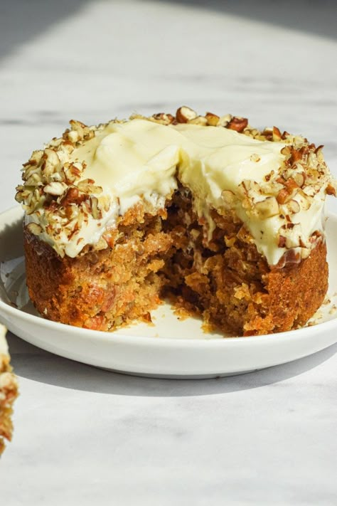 Carrot Cake Recipe Nigella, Single Serve Carrot Cake, Unique Carrot Cake, Quick Carrot Cake, Carrot Cake Frosting, Orange Loaf Cake, Single Serve Cake, Carrot Cream, Carrot Cake With Cream Cheese