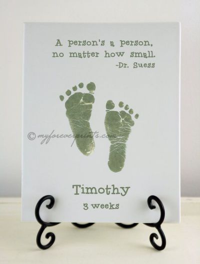 Handprint And Footprint Quotes. Footprint Pottery, Diy Gifts For Guys, Dr. Suess, Newborn Crafts, Boy Rooms, Footprint Crafts, Gifts For Guys, Baby Footprint, Baby Handprint