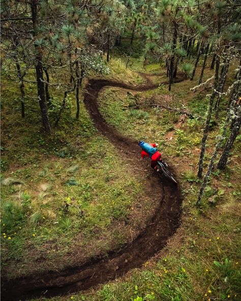 Mountain Biking Photography, Mountain Bike Action, Bike Magazine, Mtb Trails, Downhill Mountain Biking, Camping Photography, Mtb Bike Mountain, Bike Parking, Mountain Bike