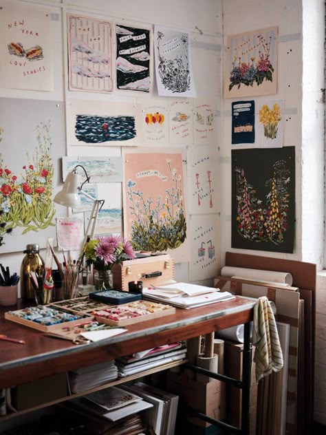 Artist Core, Studio Corner, Artist Desk, Art Studio Space, Art Studio Organization, Art Studio Room, Art Studio Design, Artistic Space, Art Studio At Home