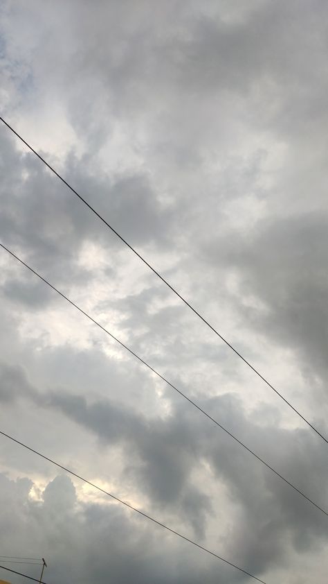 Rainy Day Sky Aesthetic, Rainy Sky Snap, Rainy Clouds Snap, Rainy Clouds Photography, Rainy Day Aesthetic Instagram Story, Rainy Sky Aesthetic, Rainy Day Sky, Rainy Day Snap, Rainy Day Pics