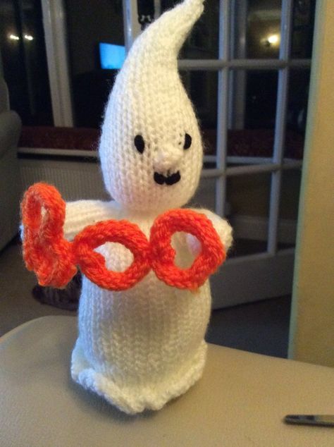 Ghost knitting project by Pam S Knitted Halloween Ghosts, Ghost Knitting Pattern, Knitted Ghost Free Pattern, Halloween Knit, Halloween Knitting Patterns, Halloween Knitting, Knitted Dolls Free, Knitting Things, Fall Knitting