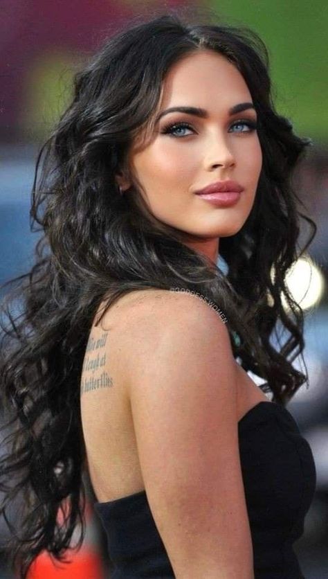 Megan Fox Face, Megan Fox Hair, Megan Denise Fox, Hollywood Vintage, Belle Silhouette, Vintage Lovers, Heatless Hairstyles, Megan Fox, Girl Face