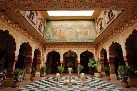 Architecture of forts and palaces of Rajput Provinces (Page 3) : Rajput Provinces of India Tiny Beach House, Colorful Room Decor, Indian Temple Architecture, India Architecture, Resort Lifestyle, Custom Home Building, Royal Houses, Indian House, Indian Home Design