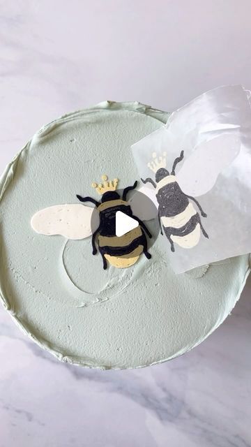 Buttercream Transfer Cake, Buttercream Transfer, 2024 Inspiration, Queen Bee, Queen Bees, Spring Time, Butter Cream, Sake, Bee