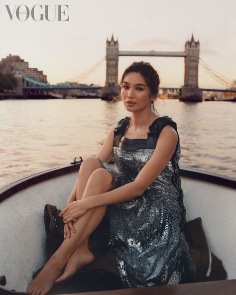 Vogue Design, British Asian, Female Directors, Gemma Chan, Crazy Rich, Timeless Chic, Vogue Covers, East Asian, Vogue Magazine