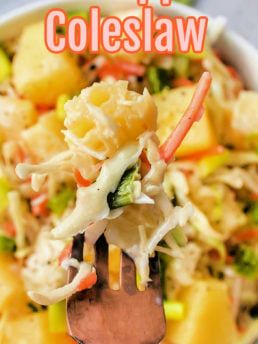 Pineapple Coleslaw Recipe, Pineapple Slaw, Slaw For Fish Tacos, Pineapple Coleslaw, Pineapple Salad, Pulled Pork Sandwiches, Salmon Sandwich, Kalua Pork, Pineapple Pork