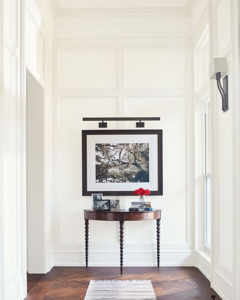 8 Best-Selling Benjamin Moore Neutral Paint Colors of All Time Simply White Walls, Benjamin Moore Simply White, Batten Walls, Dark Wood Floor, Best Gray Paint Color, Painting Trim White, Trim Paint Color, Ceiling Trim, Board Batten