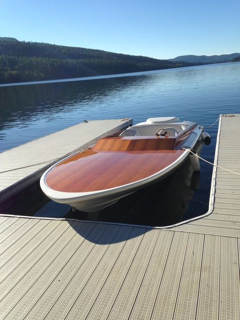 Wooden Speed Boats, Riva Yachts, Mahogany Boat, Vw Sedan, Classic Wooden Boats, Vintage Boats, Cool Boats, Wood Boats, Yacht Life