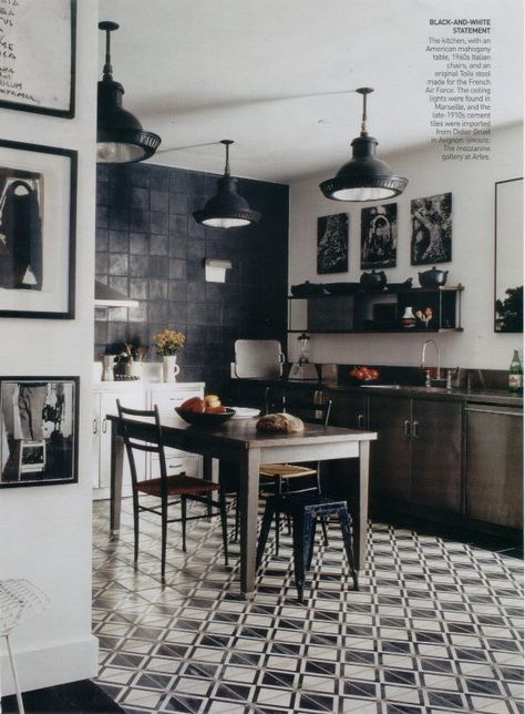 In a classic black and white kitchen, an antique French #cementtile floor. Kitchens Marble, Modern Konyhatervezés, Island Kitchens, Black And White Kitchen, Wood Island, Kitchen Wood, Tile Flooring, Design Del Prodotto, Beautiful House