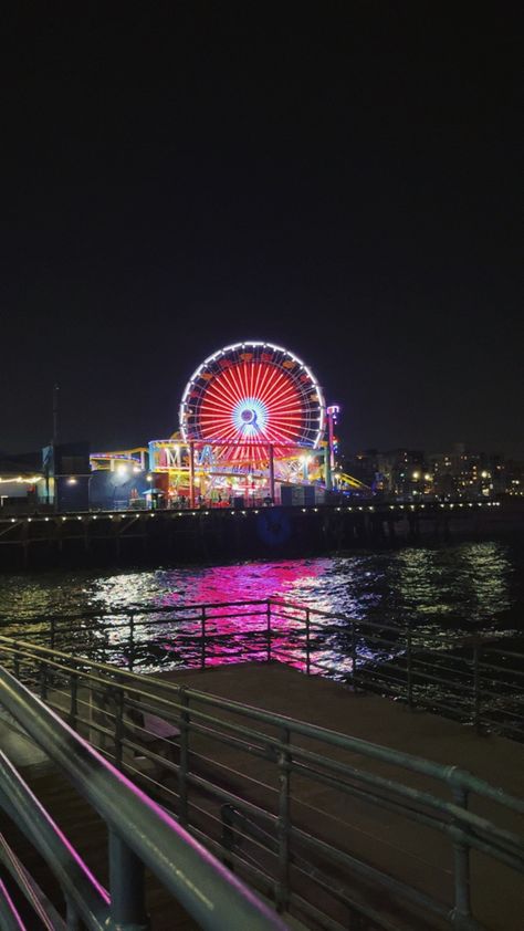 california cali aesthetic santa monica pier at night pacific ocean beach beach water lights summer inspo inspiration ferris wheel Boyfriend Holding Hands, Cali Aesthetic, Pier Santa Monica, Water Lights, California Apartment, La Aesthetic, Los Angeles Beaches, Santa Monica Beach, Beach Night