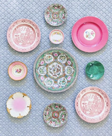 Decorating With Plates, Plate Wall Display, Ceramic Wall Plates, Dog Needlepoint, Deco Pastel, Rose Medallion, Grand Millennial, Tafel Decor, Plate Wall Decor