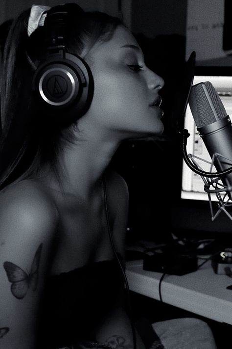 Ariana Grande | Recording Studio | Behind the Scenes #singer #music #recording #aesthetics Recording Studio Aesthetic, Music Studio Aesthetic, I Am A Singer, Ariana Grande Singing, Famous Lifestyle, Ariana Grande Images, Music Studio Room, Dream Music, Singing Career