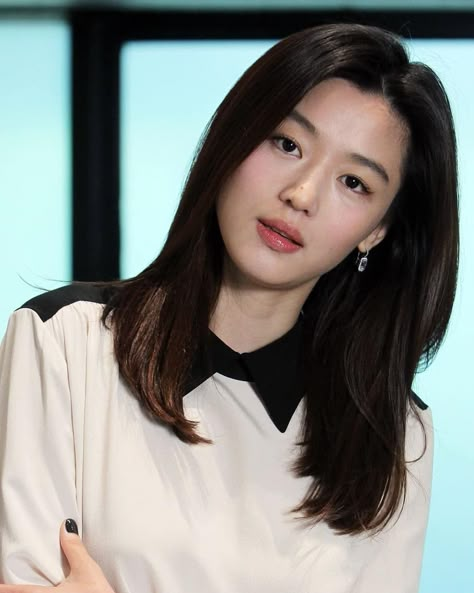 Jun Ji Hyun Fashion, Gianna Jun, Beauty Motivation, Jun Ji Hyun, Ji Hyun, Kim Soo Hyun, Asian Celebrities, Korean Actresses, Korean Celebrities