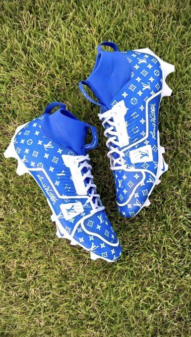 Dane Key will be sporting some custom Louis Vuitton cleats for Kentucky’s season opener today. Custom Cleats, Custom Nike Soccer Cleats, Nfl Cleats, Custom Football Cleats, Flag Football Cleats, Blue Football Boots, American Football Cleats, Light Blue Soccer Cleats, Cool Football Pictures