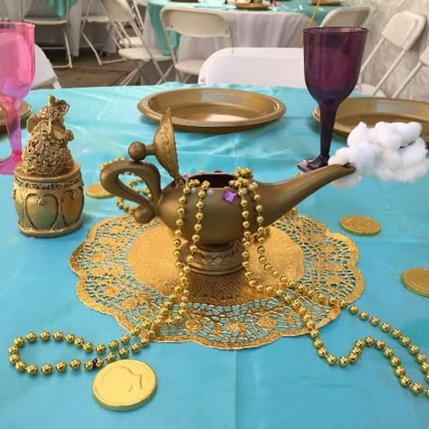 Jasmin Birthday Theme, Princess Jasmine Wedding Theme, Alladin Centerpiece Ideas, Jasmine Princess Party Ideas, Jasmine Theme Party, Princess Jasmine Centerpieces, Jasmine Princess Party, Aladdin Table Decor, Princess Jasmine Decorations