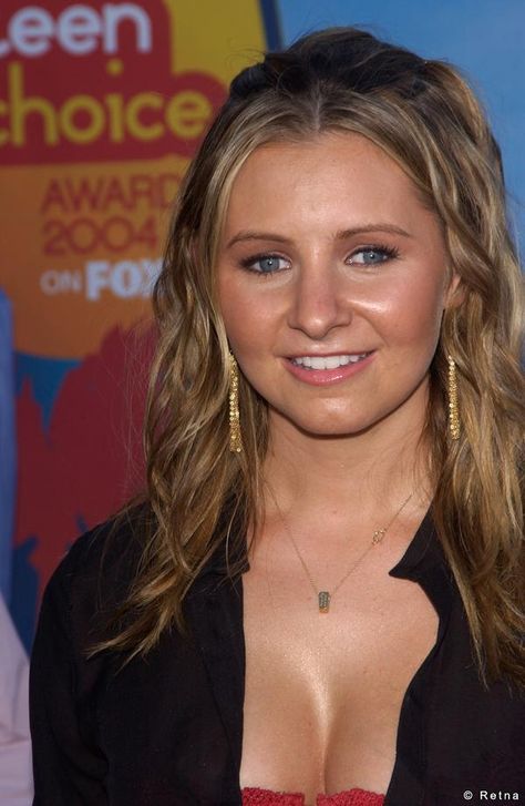 beverley mitchell Beverley Mitchell, Sharon White, 7th Heaven, Jessica Biel, Other People, Hair Makeup, Actresses, Makeup, Hair