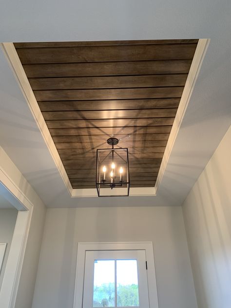 Gypsum Wooden Ceiling Design, Roof Gypsum Designs, Wooden Celing Roof Design, Wooden Pvc Ceiling Design, Pvc Ceiling Design Bedroom Simple, False Celing Roof Design, Celing Roof Design Living Room Simple, Celing Roof Design Living Room, Celing Roof Design Simple