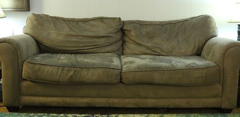 You can restore your old worn out couch for less than $10. Learn how to clean a microfiber couch and restuff it to make it look new again. Couch Reference Photo, Used Sofa, Sofa Reference, Couch Cleaning Solution, Assassins Musical, Couch Reference, Couch Painting, Cleaning Microfiber Couch, Classic Couch