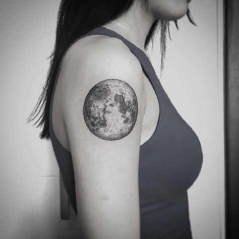 Full Moon Shoulder Tattoo, Full Moon And Sun Tattoo, Moon Tattoo Upper Arm, Moon Upper Arm Tattoo, Big Moon Tattoo, Sun Tattoo Realistic, Full Moon Tattoo Designs For Women, Moon Tattoo Realistic, Realistic Sun Tattoo