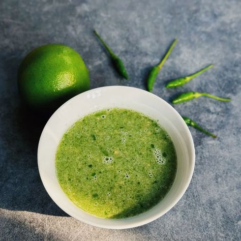 Vietnamese Green Chili Sauce for Seafood (Muối Ớt Xanh) Vietnamese Chili Sauce, Green Chili Hot Sauce, Seafood Chili, Vietnamese Fish Sauce Dip, Seafood Dipping Sauce, Vietnamese Sauce Nuoc Cham, Lemongrass Shrimp Vietnamese, Green Chili Sauce, Cooking Skills