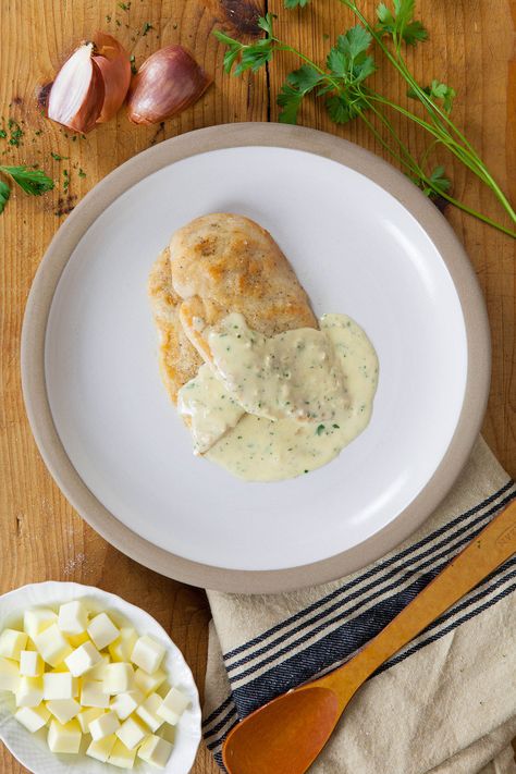 Chicken Scallopini with White Wine Cream Sauce #chicken #garlic #heavycream #oliveoil #shallots #whitewine White Wine Shallot Sauce, Cooking Wine Recipes, Cream Sauce Chicken, Midnight Dinner, Wine Cream Sauce, Chicken Scallopini, White Wine Cream Sauce, Cream Sauce For Chicken, Chicken Garlic