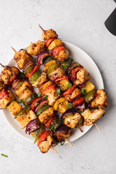 Air Fryer Chicken Kabobs (Chicken Skewers) - cravingsmallbites.com Chicken Veggie Skewers, Air Fryer Chicken And Peppers, Kebabs In Air Fryer, Air Fryer Chicken Kebab, Airfryer Chicken Skewers, Air Fryer Shish Kabob, Kebobs Ideas, Air Fryer Skewers, Air Fryer Chicken Skewers