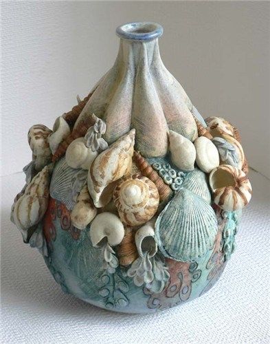 Interesting collection of work by Elaine Hind  www.axisweb.org/p/elainehind Ceramic Seashells, Coastal Ceramics, Art Coquillage, Seashell Projects, Deco Nature, Shell Crafts Diy, Sea Crafts, Shell Decor, Beach Diy