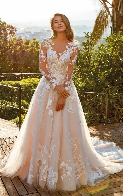 Ivory Lace Wedding Dress With Sleeves, Wedding Dresses Lace Sleeves Ballgown, Simple Champagne Wedding Dress Vintage, Ivory Wedding Dress Long Sleeve, Wedding Lace Dress With Sleeves, Lace With Sleeves Wedding Dress, Pretty Lace Wedding Dresses, Wedding Dresses For February, Wedding Dresses Ivory Champagne