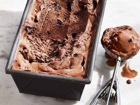 Get Milk Chocolate Oreo Ice Cream Recipe from Food Network Chocolate Oreo Ice Cream, Cottage Cheese Ice Cream Recipe, Oreo Ice Cream Recipe, Rocky Road Ice Cream, Homemade Chocolate Ice Cream, Chocolate Chili, Oreo Ice Cream, Chocolate Oreo, Ice Cream Day