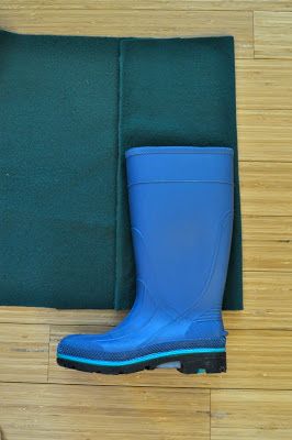 Wearable Crafts, Megan Ward, Lightbulb Moment, Liner Tutorial, Boots Socks, Avengers Party, Boot Liners, Rubber Boot, Diy Clothing