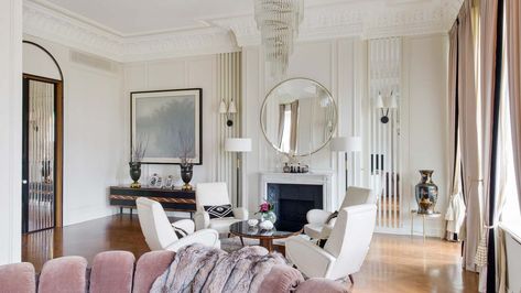 This art deco-inspired apartment in Moscow serves as an oasis of calm | Architectural Digest India Carolina Farmhouse, Farmhouse Entrance, Mario Buatta, Collected Interiors, Green Dining Room, Pink Living Room, Luxury Homes Interior, Top Interior Designers, Best Interior Design