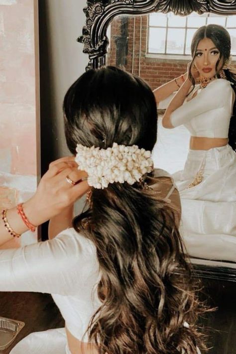 Introducing latest Bridal Hairstyles for South Indian Brides. #weddingbazaar #indianwedding #bridalhairstyle #southindianweddings #southindianbride #southindianhairstyleforsaree #southindianhairstylesimple #southindianhairstylebridal #southindianhairstyletraditional #southindianhairstylelehenga South Indian Hairstyle, Bridal Hairstyle Indian Wedding, Traditional Hairstyle, Bridal Hair Inspiration, Indian Wedding Hairstyles, Indian Photoshoot, Indian Bridal Hairstyles, Asian Bridal, Bridal Hairstyles