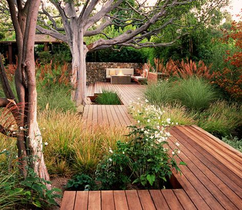 10 Inspiring Wooden Decks | The Happy Housie Small Urban Garden Design, Small Urban Garden, Small City Garden, Urban Garden Design, Terrasse Design, Drought Tolerant Garden, Wooden Deck, Garden Pictures, City Garden