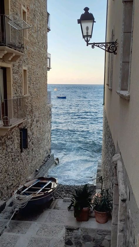 Coastal Italy Aesthetic, Mediterranean Sea Aesthetic, Scilla Italy, Italy Landscape Photography, Italy Ocean, Italy Calabria, Italy Sea, Tuscany Wine, Mediterranean Aesthetic