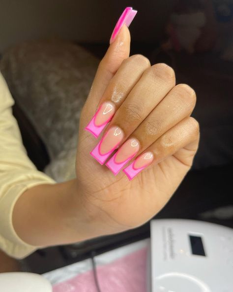 Pink French Tip Nails With Heart Design, Barbie Pink Acrylic Nails French Tip, Pink Outline French Nails, Pink French Tip Outline Nails, Pink French Tip With Outline, Pink Line Nails, Pink French Tip With Flowers, Pink On Pink French Nails, Light Pink French Tip