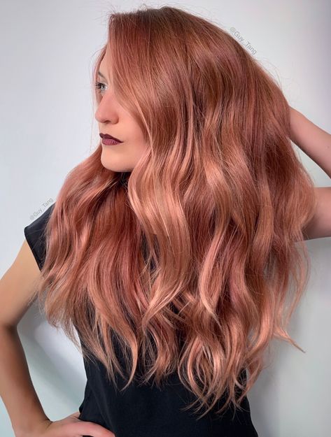 Cheveux Oranges, Gold Hair Colors, Hair Color Rose Gold, Guy Tang, Strawberry Blonde Hair, Rose Gold Hair, Pastel Hair, Hair Color Balayage, Hair Inspo Color