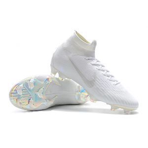 Football Thoughts, Custom Soccer Cleats, Soccer Fashion, Soccer Things, Womens Soccer Cleats, Cool Football Boots, Best Soccer Cleats, Nail Training, Girls Soccer Cleats