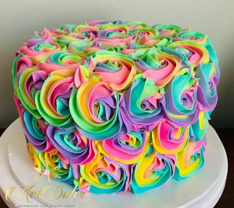 Tie Dye Unicorn Cake, Color Party Cake Ideas, Tyedye Cake Ideas, Pastel Color Desserts, Lisa Frank Party Food, The Dye Birthday Cake, Pink And Purple Cakes Birthday, Tie Dye Birthday Cake Ideas, Rainbow Cake Ideas Birthdays